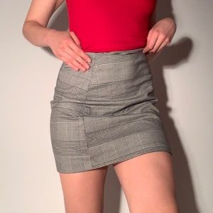 cute and contemporary plaid skirt